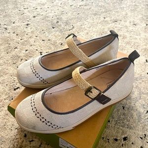 Linen looking beige Jambu shoes